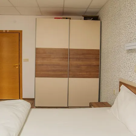 Aparthotel Pansion Storgozia