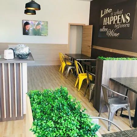 Aparthotel Pansion Storgozia *